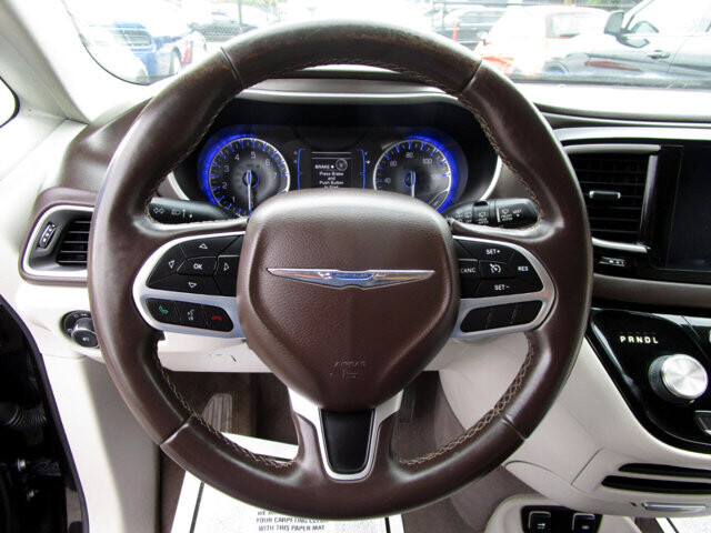 2017 Chrysler Pacifica in Tampa, FL 33604-6914 - 18052574 4