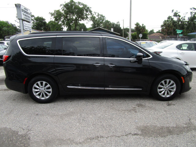 2017 Chrysler Pacifica in Tampa, FL 33604-6914 - 18052574 30