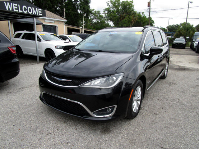 2017 Chrysler Pacifica in Tampa, FL 33604-6914 - 18052574 2