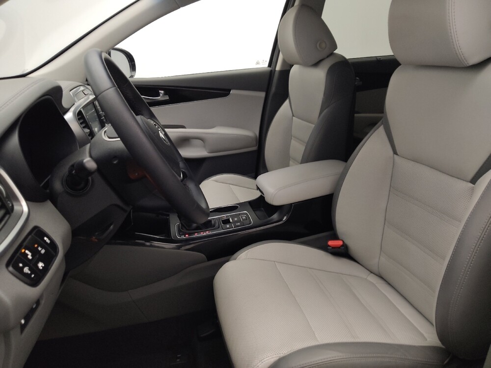 2019 Kia Sorento in Miami, FL 33157 - 18052719 17