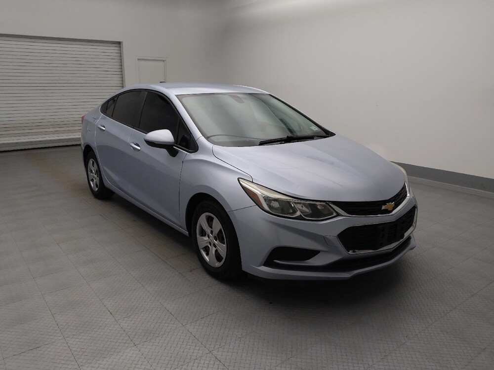 2018 Chevrolet Cruze in Lakewood, CO 80215 - 18052852 13