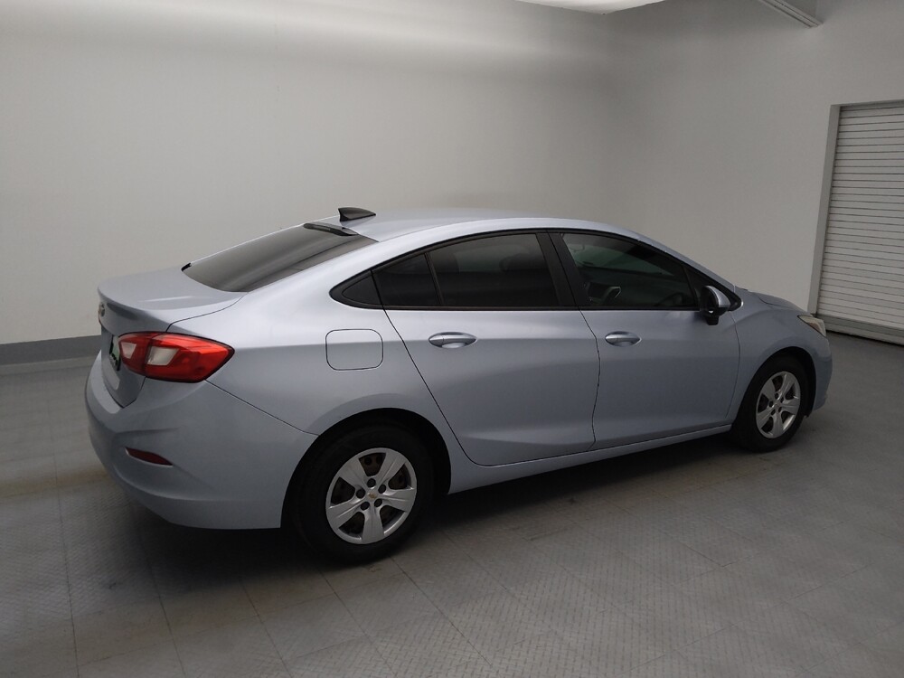 2018 Chevrolet Cruze in Lakewood, CO 80215 - 18052852 10