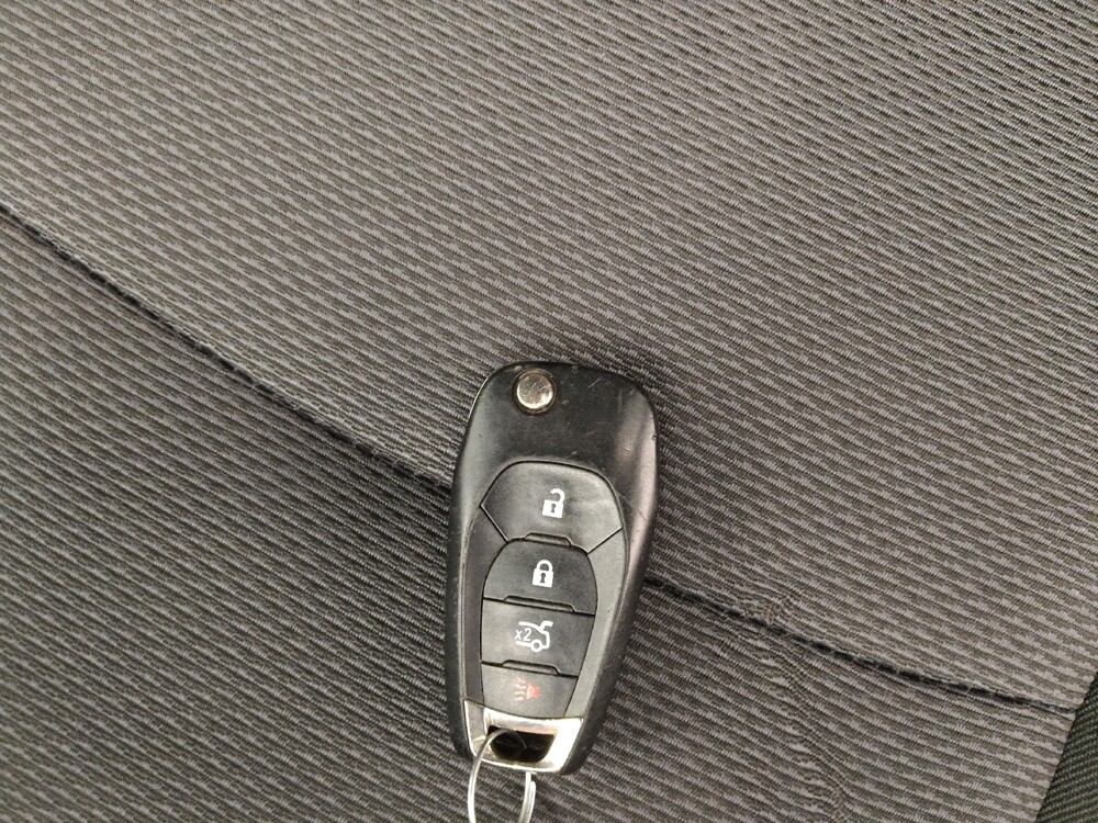 2018 Chevrolet Cruze in Lakewood, CO 80215 - 18052852 32