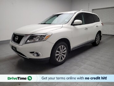 2015 Nissan Pathfinder in Riverside, CA 92504
