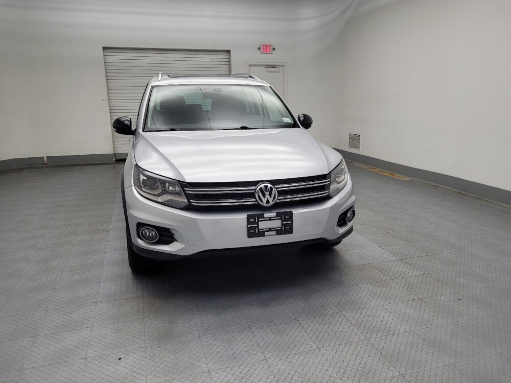 2017 Volkswagen Tiguan in Lombard, IL 60148 - 18053245 14