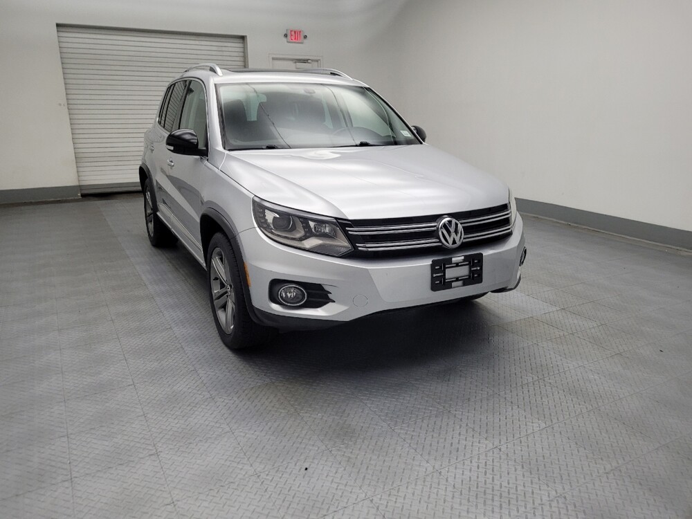 2017 Volkswagen Tiguan in Lombard, IL 60148 - 18053245 13