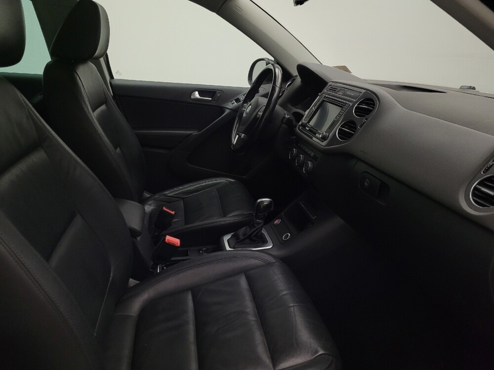 2017 Volkswagen Tiguan in Lombard, IL 60148 - 18053245 21