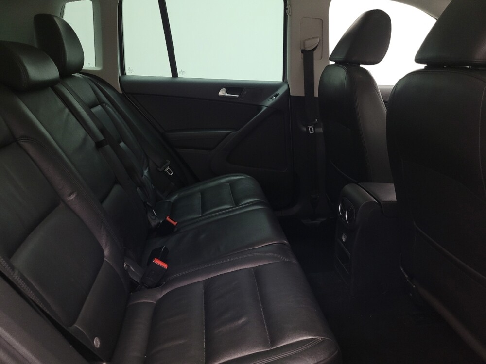 2017 Volkswagen Tiguan in Lombard, IL 60148 - 18053245 19