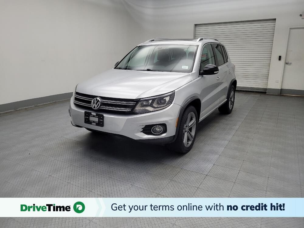 2017 Volkswagen Tiguan in Lombard, IL 60148 - 18053245
