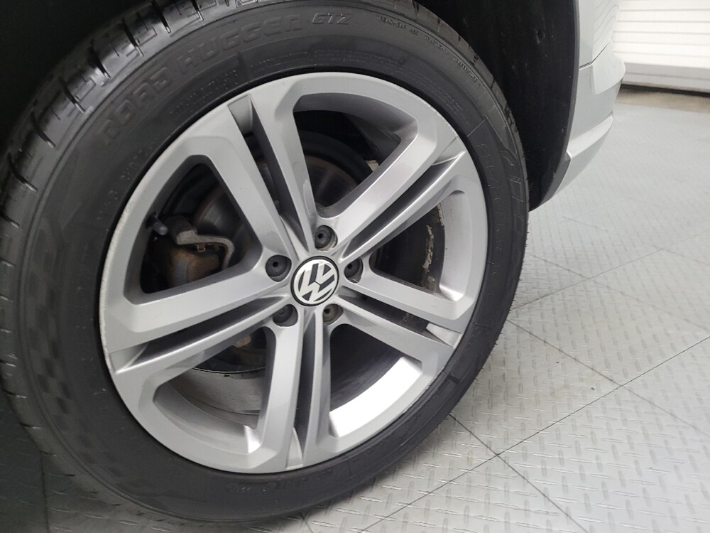 2017 Volkswagen Tiguan in Lombard, IL 60148 - 18053245 31