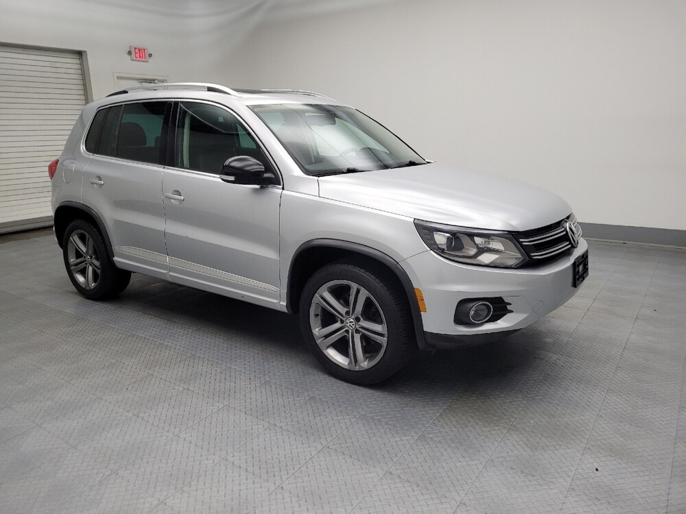 2017 Volkswagen Tiguan in Lombard, IL 60148 - 18053245 11