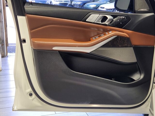 2020 BMW X7 in Cinnaminson, NJ 08077 - 18053393 10