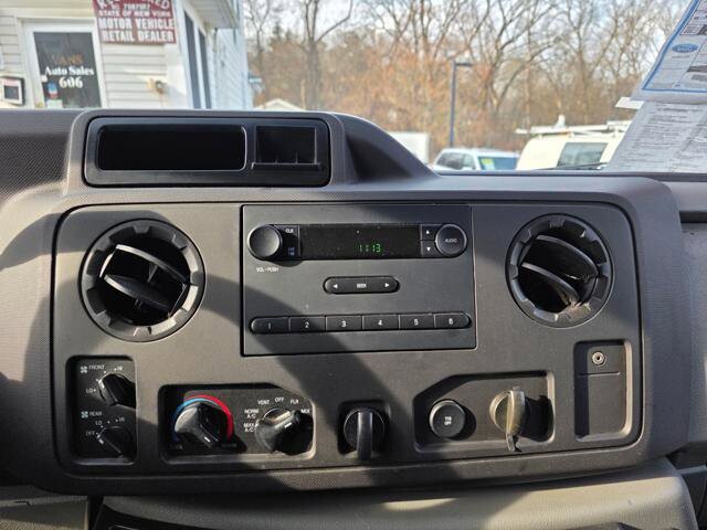 2014 Ford E-350 and Econoline 350 in Blauvelt, NY 10913 - 18053401 17