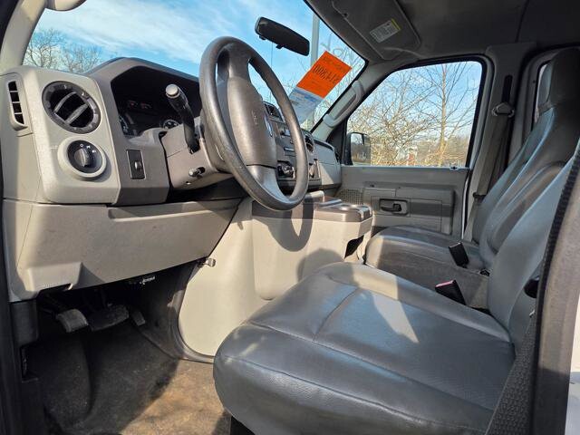 2014 Ford E-350 and Econoline 350 in Blauvelt, NY 10913 - 18053401 10