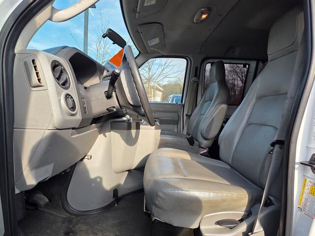 2014 Ford E-350 and Econoline 350 in Blauvelt, NY 10913 - 18053401 11