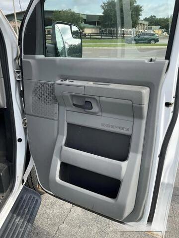 2014 Ford E-350 and Econoline 350 in Blauvelt, NY 10913 - 18053401 20
