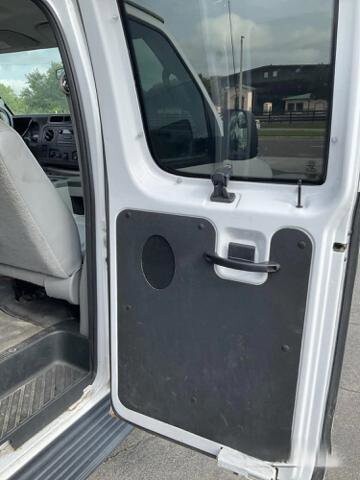 2014 Ford E-350 and Econoline 350 in Blauvelt, NY 10913 - 18053401 17