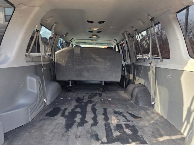 2014 Ford E-350 and Econoline 350 in Blauvelt, NY 10913 - 18053401 32