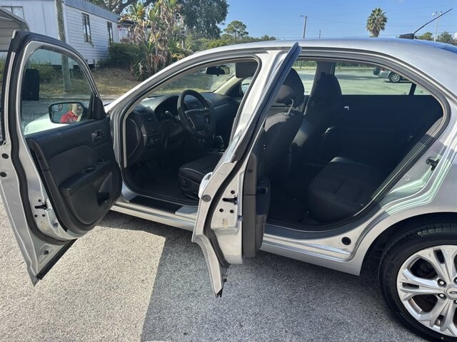 2012 Ford Fusion in Hudson, FL 34669 - 18053436 9