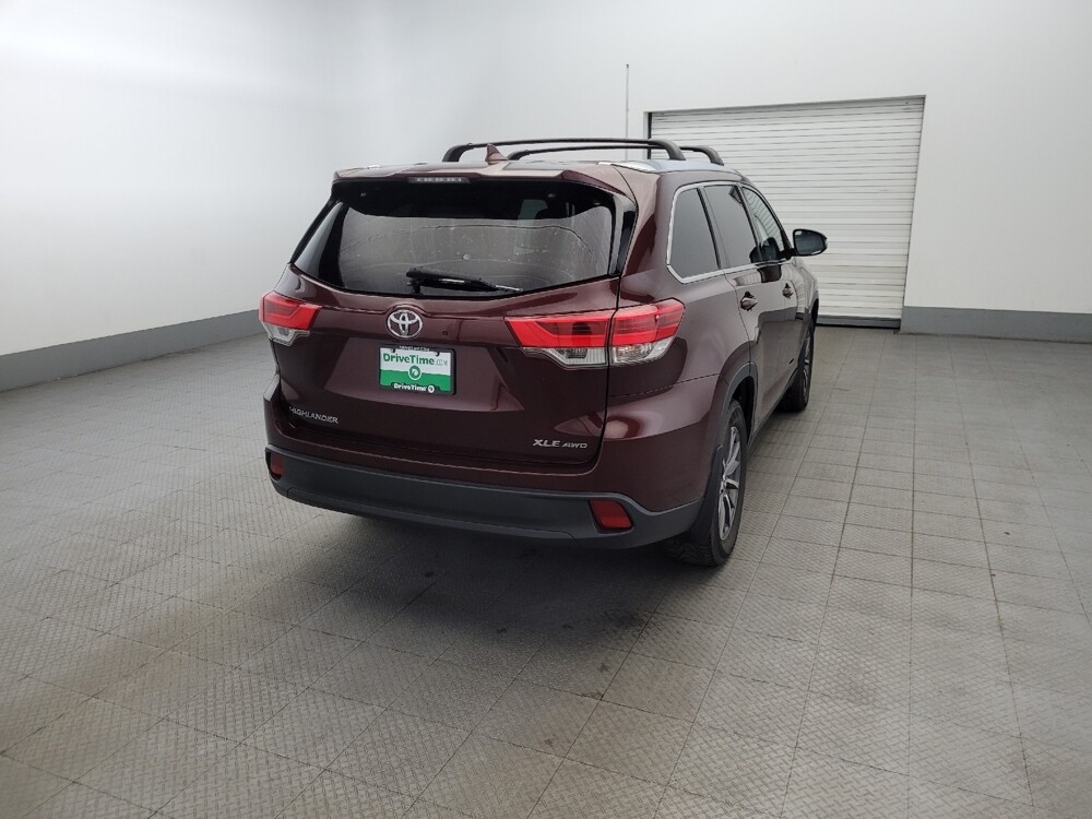 2019 Toyota Highlander in New Castle, DE 19720 - 18053634 7
