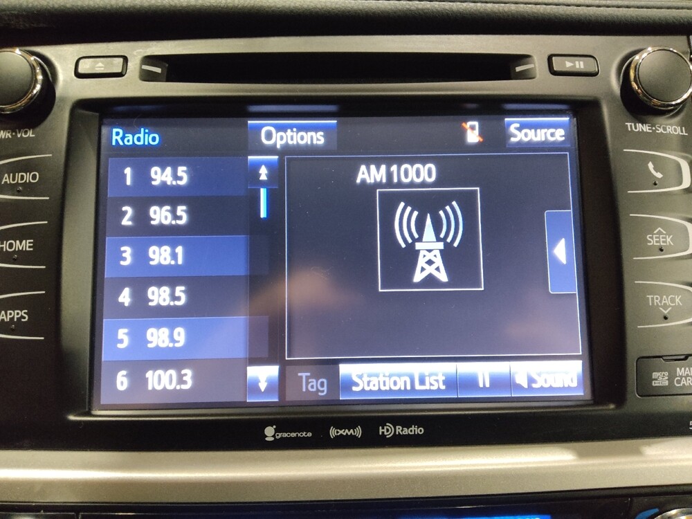 2019 Toyota Highlander in New Castle, DE 19720 - 18053634 25