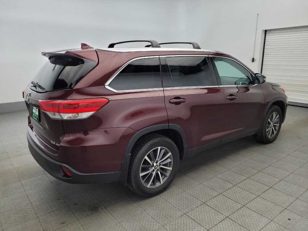 2019 Toyota Highlander in New Castle, DE 19720 - 18053634 10