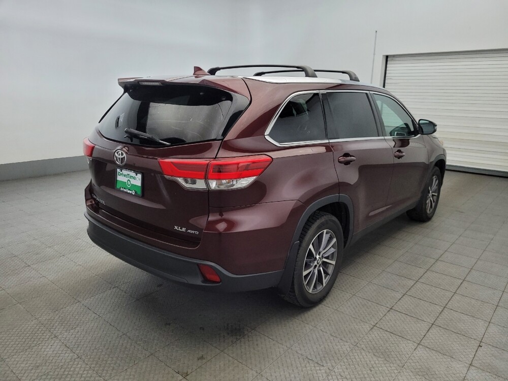 2019 Toyota Highlander in New Castle, DE 19720 - 18053634 9