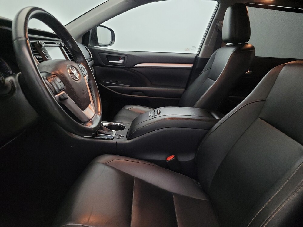 2019 Toyota Highlander in New Castle, DE 19720 - 18053634 17