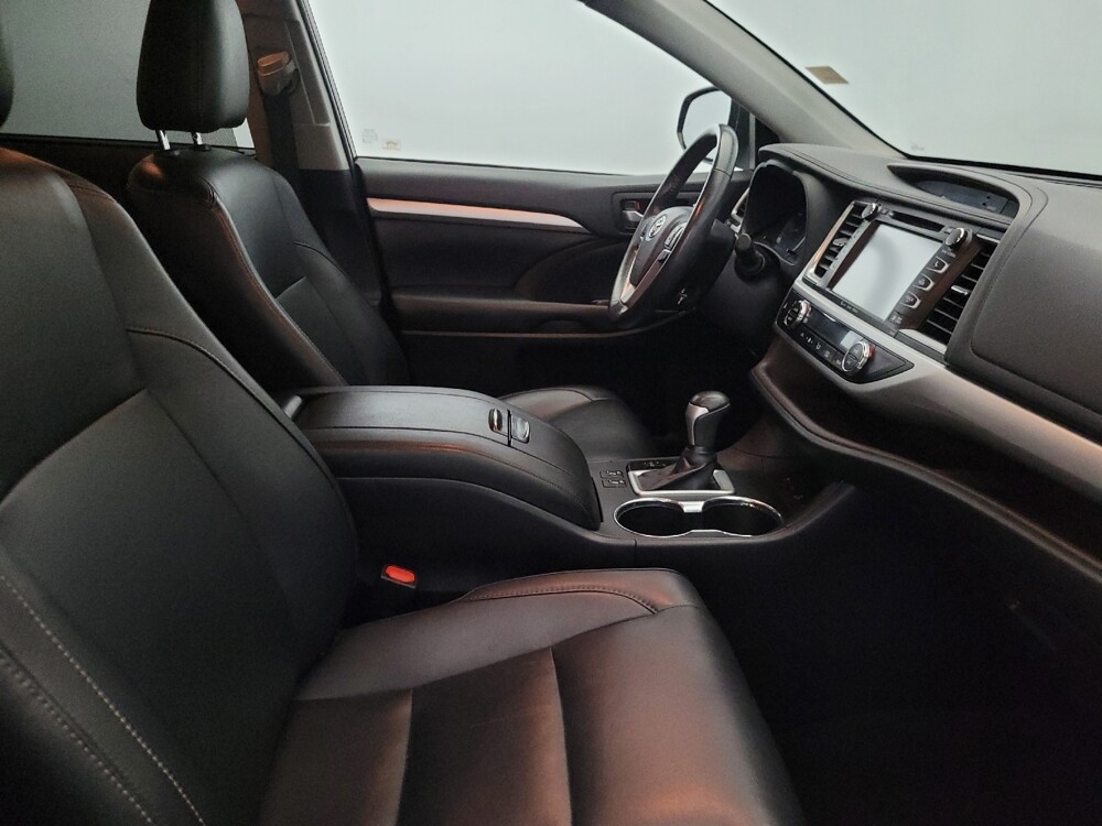 2019 Toyota Highlander in New Castle, DE 19720 - 18053634 21