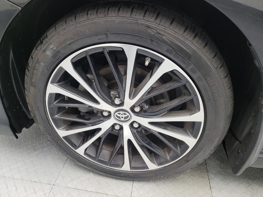 2019 Toyota Camry in Peoria, IL 61615 - 18054020 31