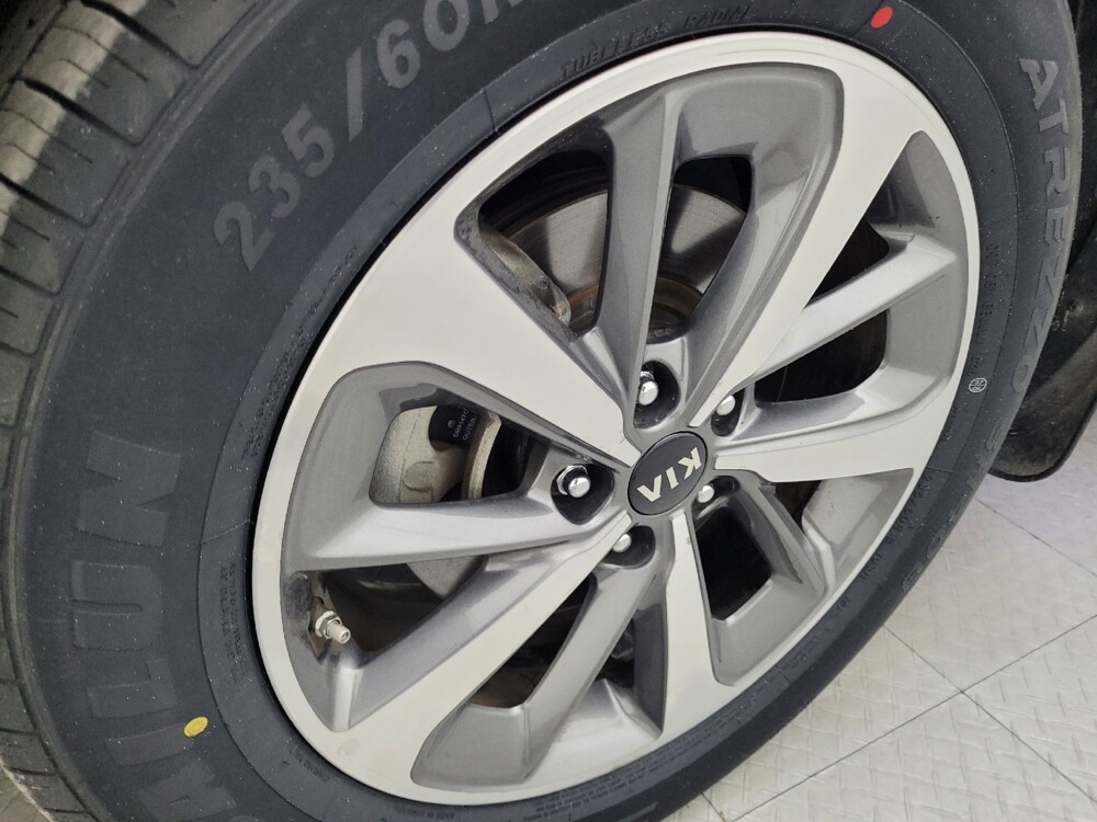 2019 Kia Sorento in Tampa, FL 33612 - 18054082 31