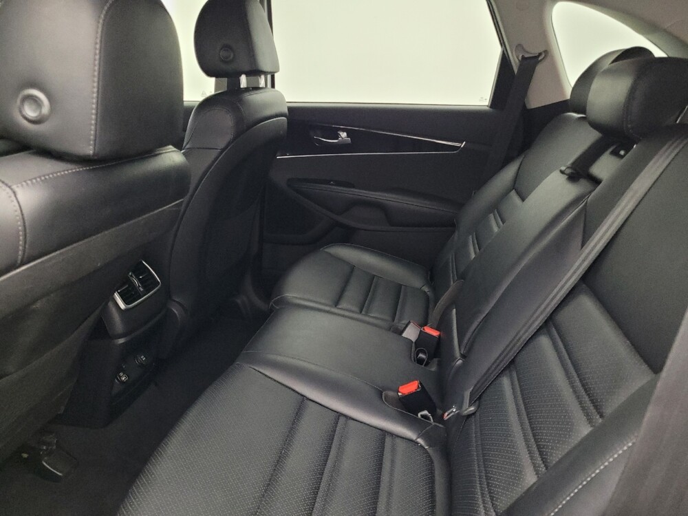 2019 Kia Sorento in Tampa, FL 33612 - 18054082 18