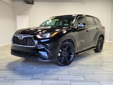 2022 Toyota Highlander in Cinnaminson, NJ 08077