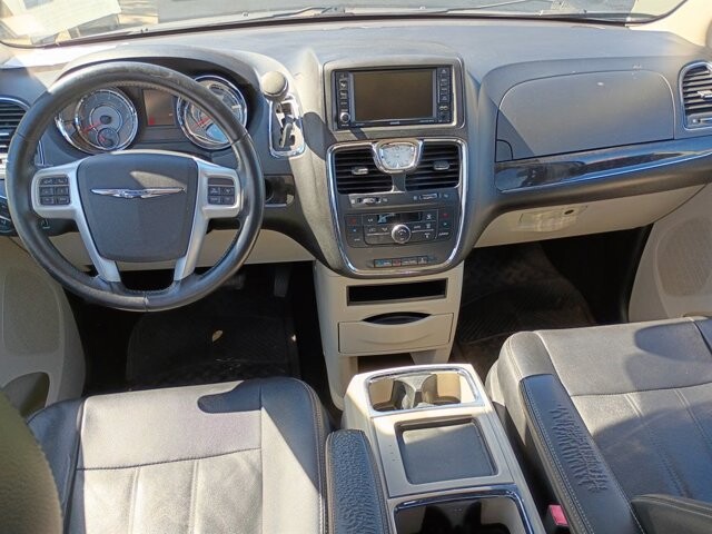 2014 Chrysler Town & Country in Hudson, FL 34669 - 18054174 13
