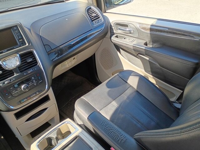 2014 Chrysler Town & Country in Hudson, FL 34669 - 18054174 14