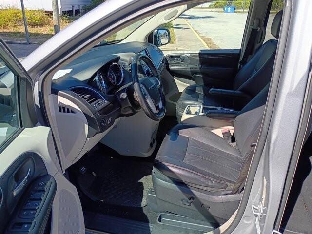 2014 Chrysler Town & Country in Hudson, FL 34669 - 18054174 11