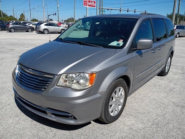 2014 Chrysler Town & Country in Hudson, FL 34669 - 18054174 4