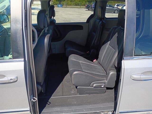 2014 Chrysler Town & Country in Hudson, FL 34669 - 18054174 10