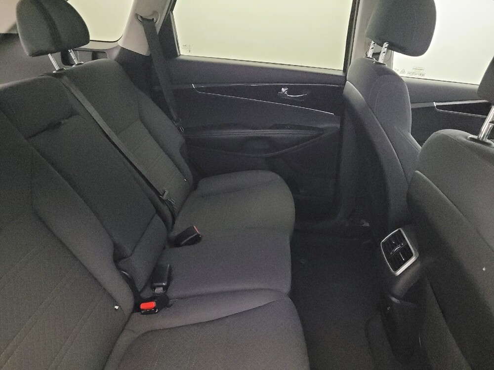 2017 Kia Sorento in Temple Hills, MD 20746 - 18054372 19