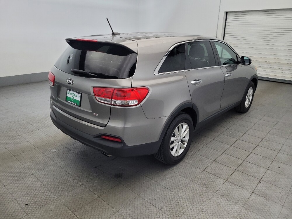2017 Kia Sorento in Temple Hills, MD 20746 - 18054372 9