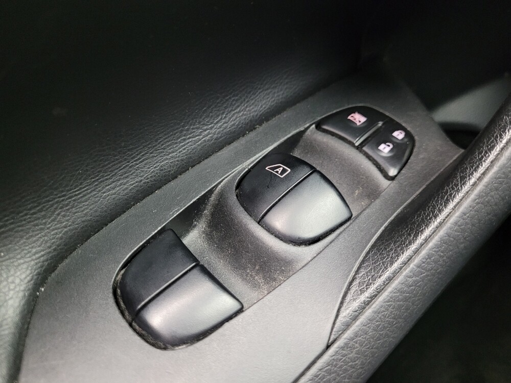 2017 Nissan Altima in Lexington, KY 40509 - 18054399 27