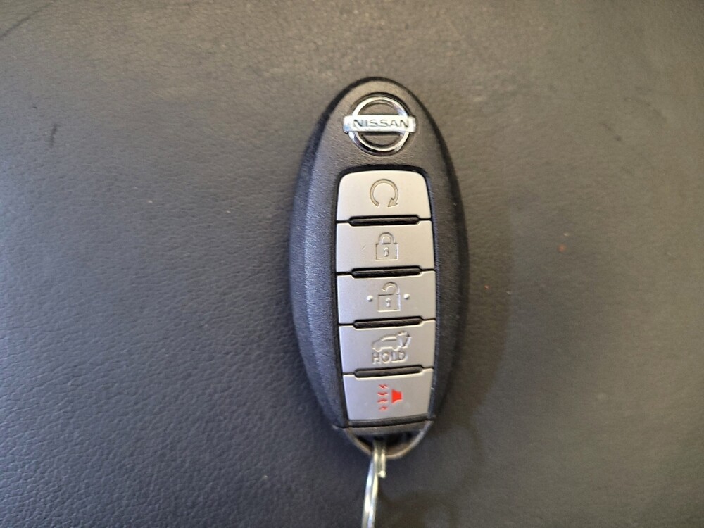 2013 Nissan Pathfinder in Maple Heights, OH 44137 - 18054471 32