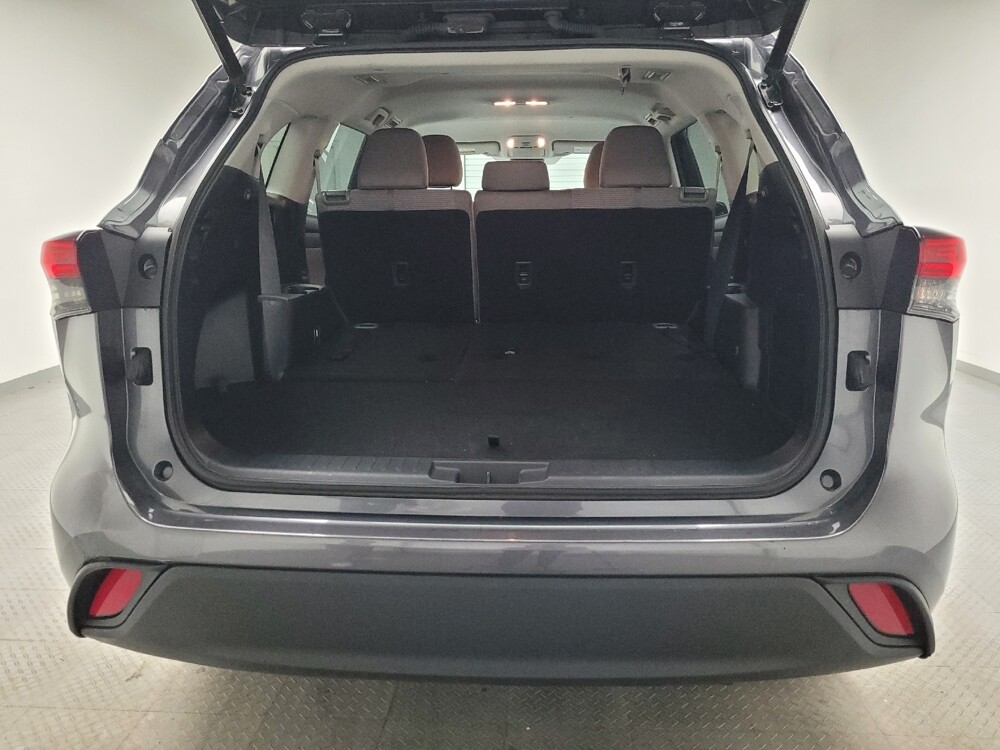 2021 Toyota Highlander in Taylor, MI 48180 - 18054780 29