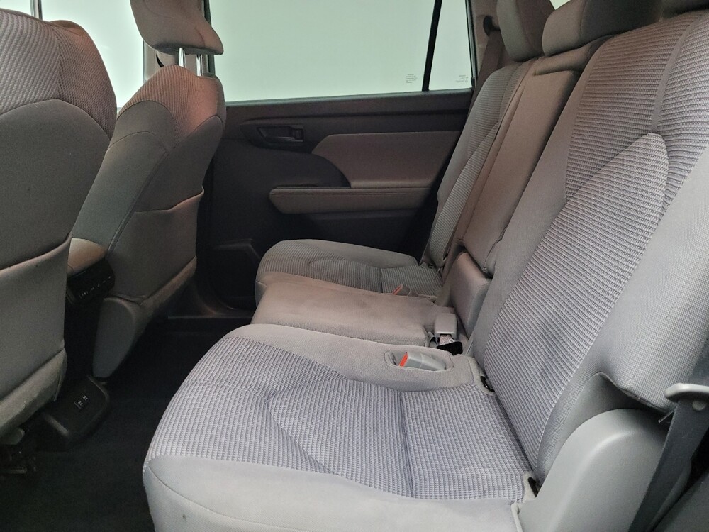 2021 Toyota Highlander in Taylor, MI 48180 - 18054780 18