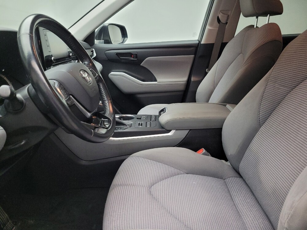 2021 Toyota Highlander in Taylor, MI 48180 - 18054780 17