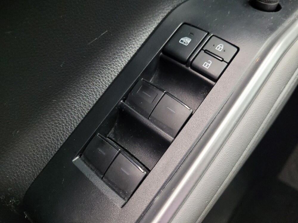 2021 Toyota Highlander in Taylor, MI 48180 - 18054780 27