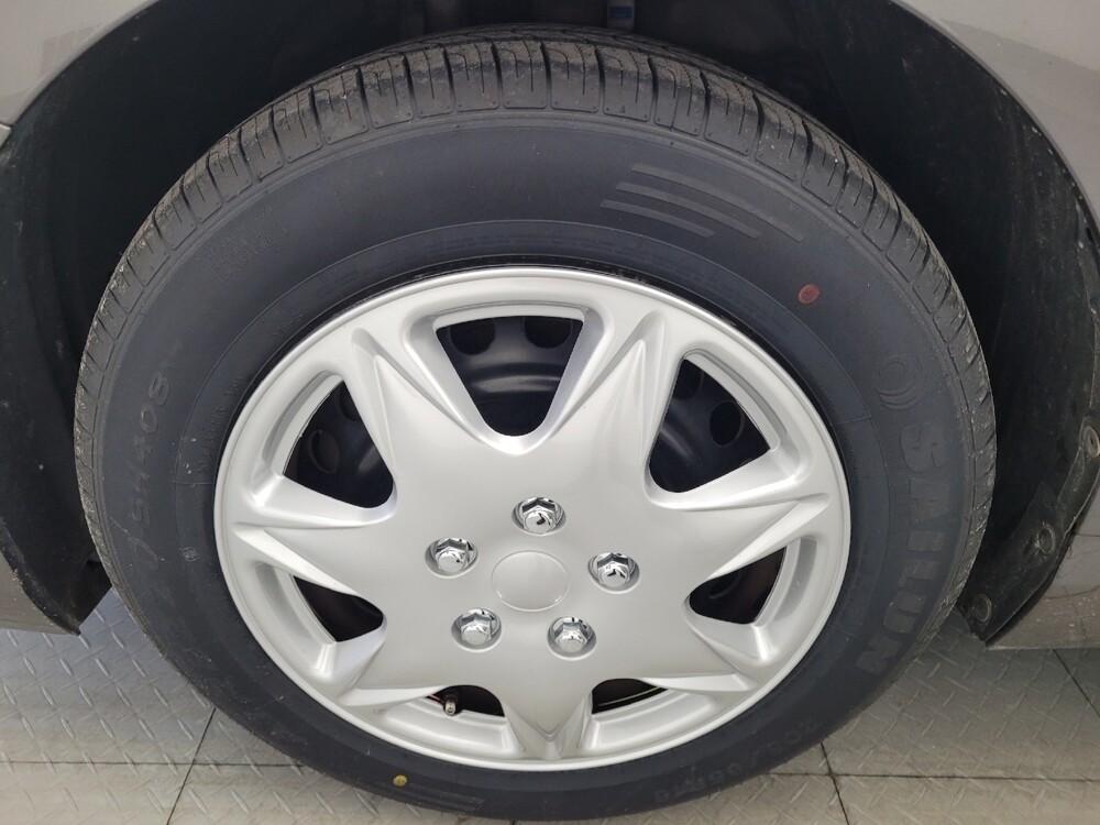 2016 Toyota Camry in Tallahassee, FL 32304 - 18054781 31