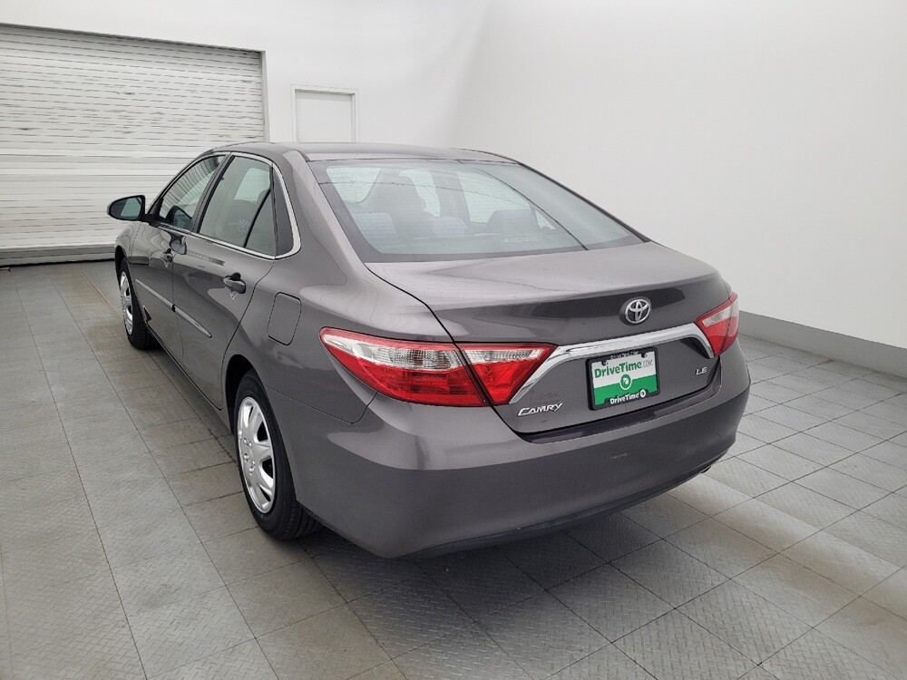 2016 Toyota Camry in Tallahassee, FL 32304 - 18054781 5
