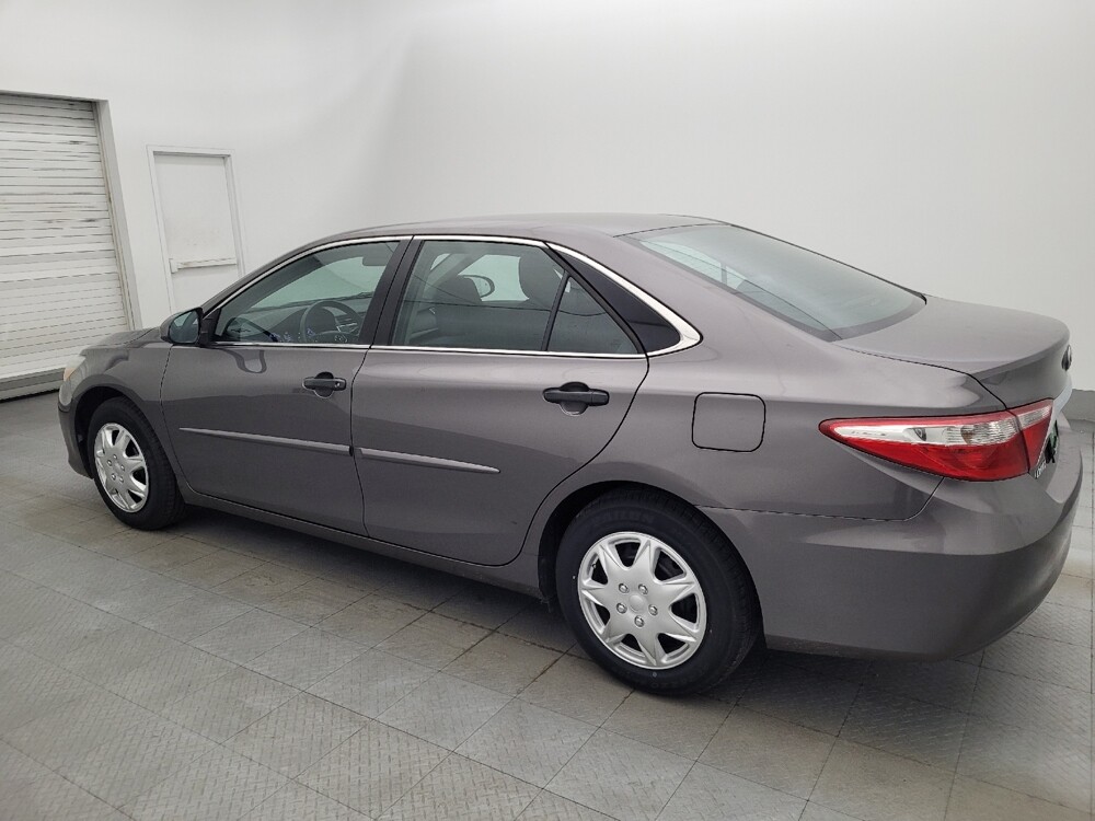 2016 Toyota Camry in Tallahassee, FL 32304 - 18054781 3