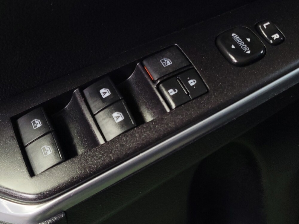 2016 Toyota Camry in Tallahassee, FL 32304 - 18054781 27